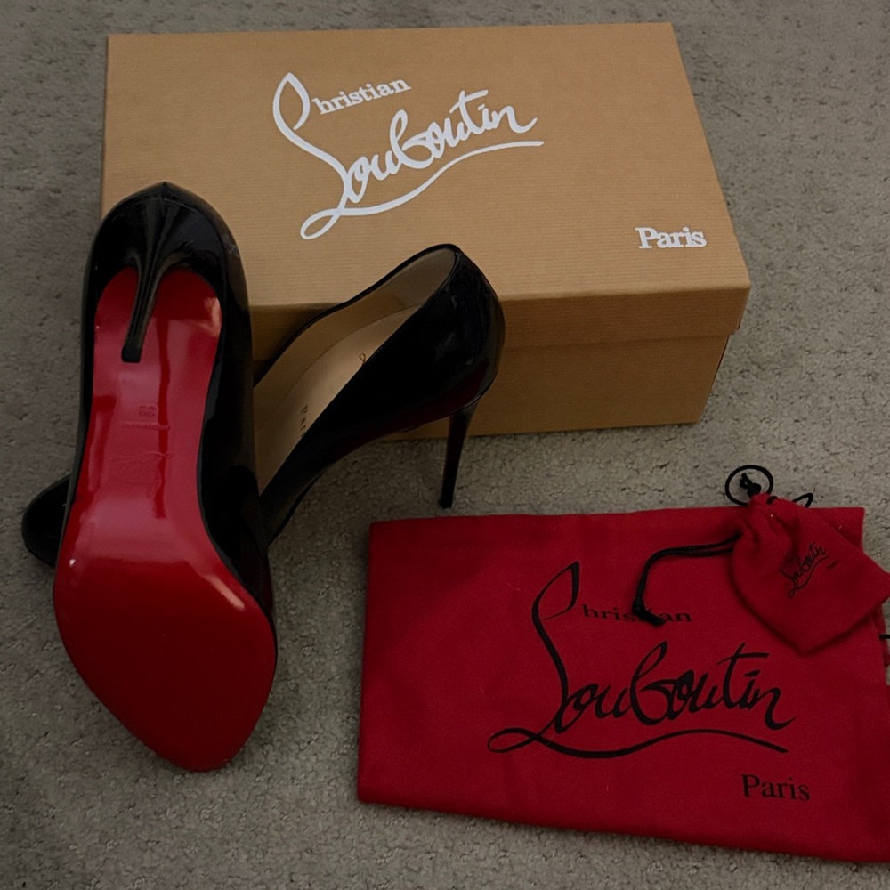 Christian Louboutin dorissima 100 patent Black Heels with Red Soles size 9/39